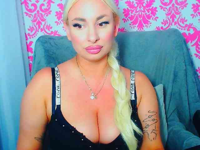BlondAna webcam