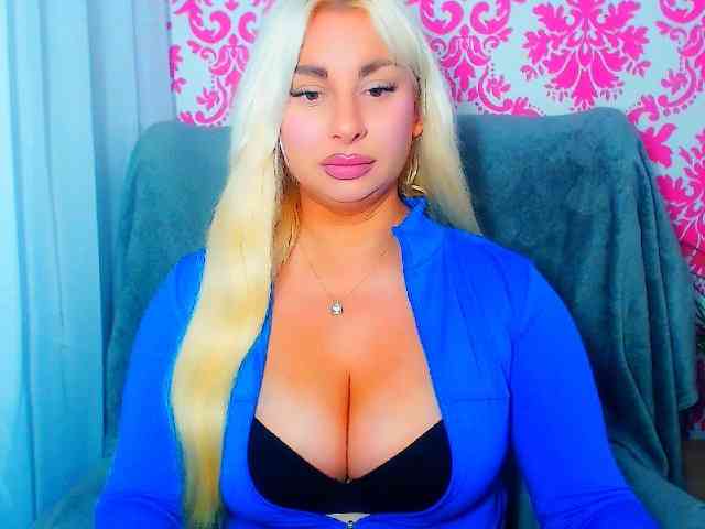 BlondAna