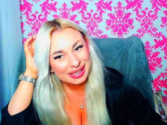 BlondAna webcam