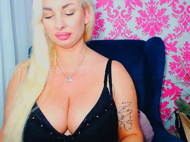 BlondAna webcam