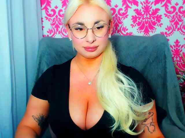 BlondAna webcam