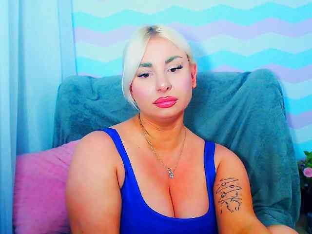 BlondAna webcam