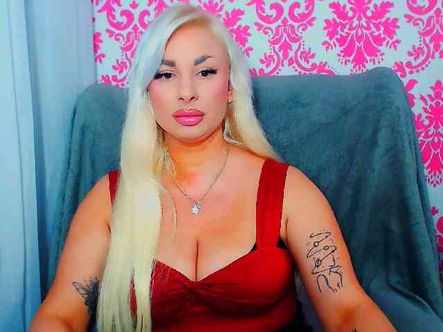 BlondAna