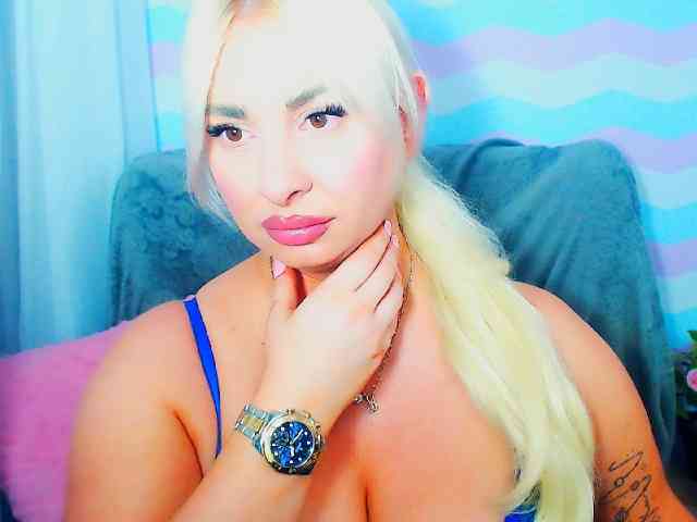 BlondAna webcam