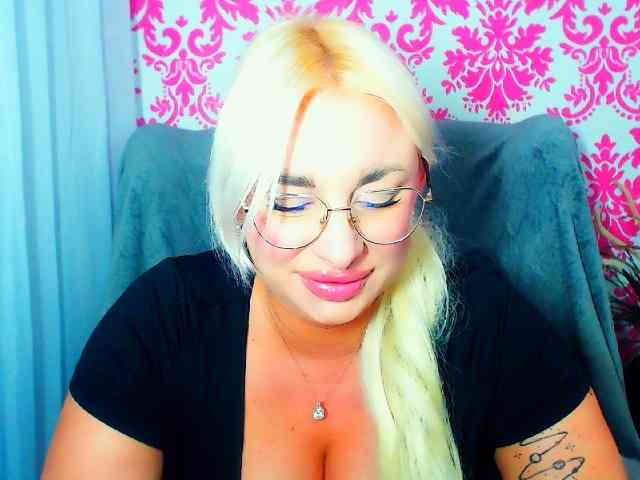 BlondAna webcam