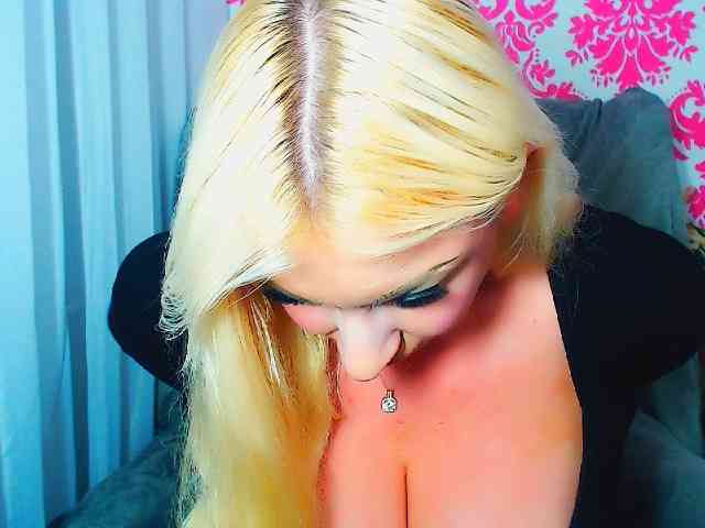 BlondAna webcam