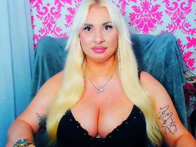 BlondAna webcam