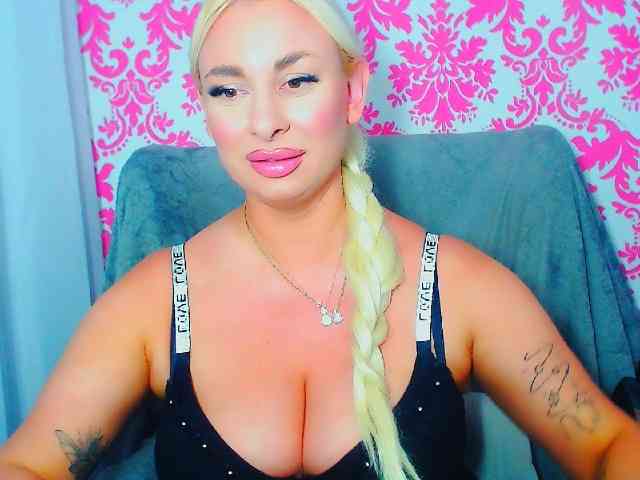 BlondAna webcam