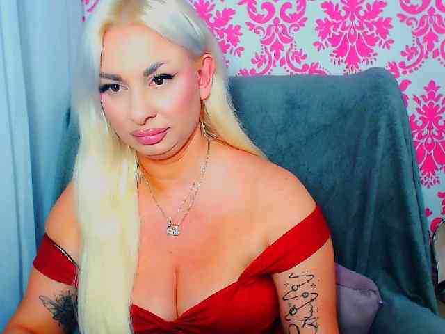 BlondAna