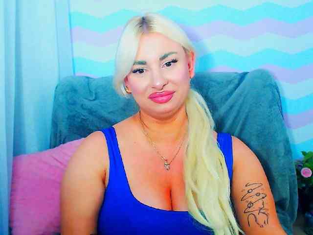 BlondAna webcam