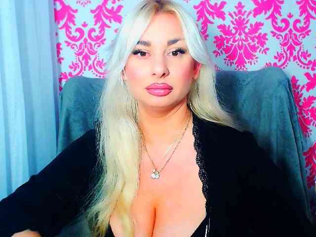 Model: BlondAna