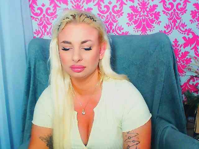 BlondAna webcam