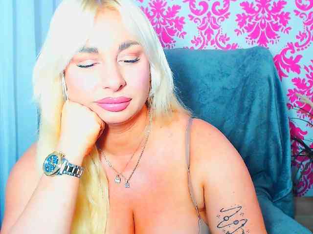 BlondAna webcam