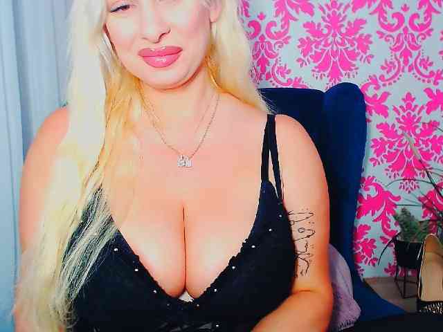 BlondAna webcam