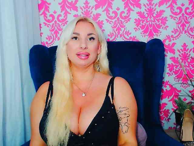 BlondAna webcam