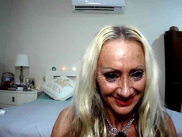 Modella: thesiennadiamond