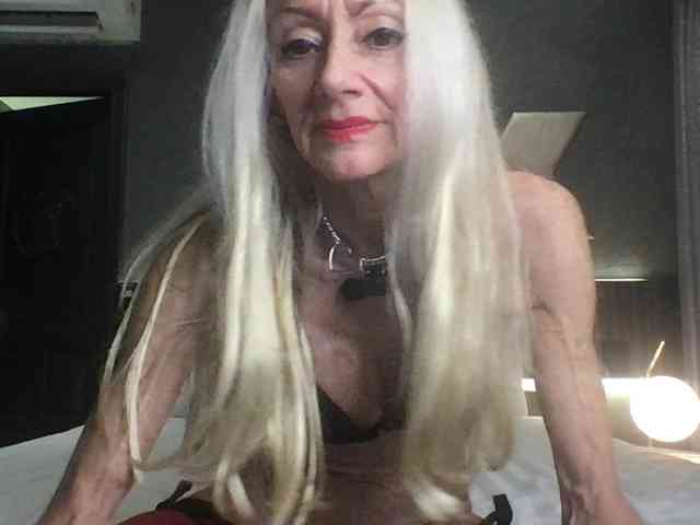 Modella: thesiennadiamond