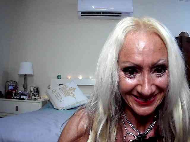 Modella: thesiennadiamond