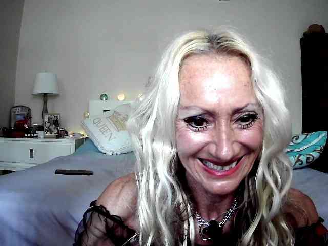 Modella: thesiennadiamond