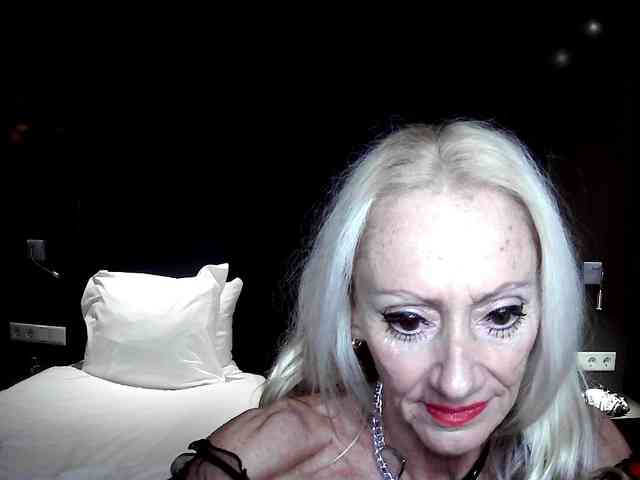 Modella: thesiennadiamond