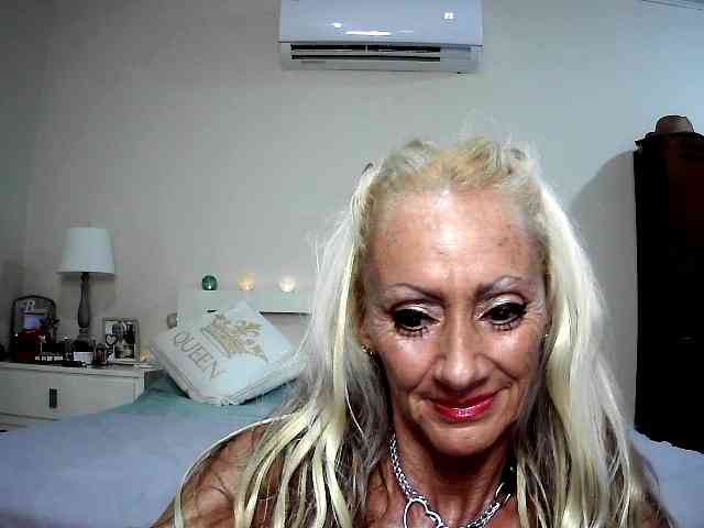 Modella: thesiennadiamond