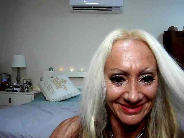 Modella: thesiennadiamond