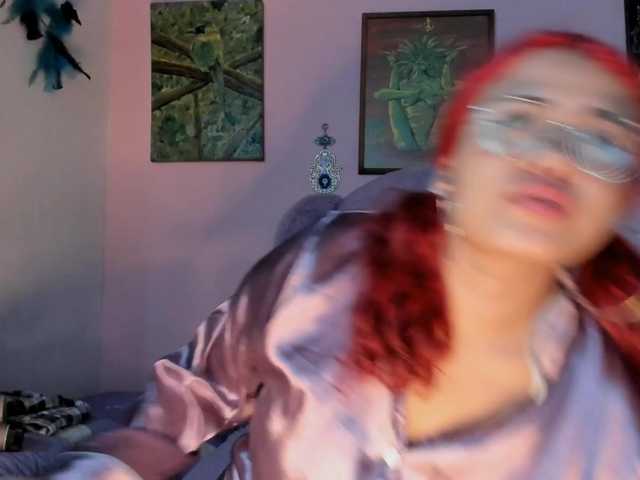 Maddyjhonsson live cam on BongaCams