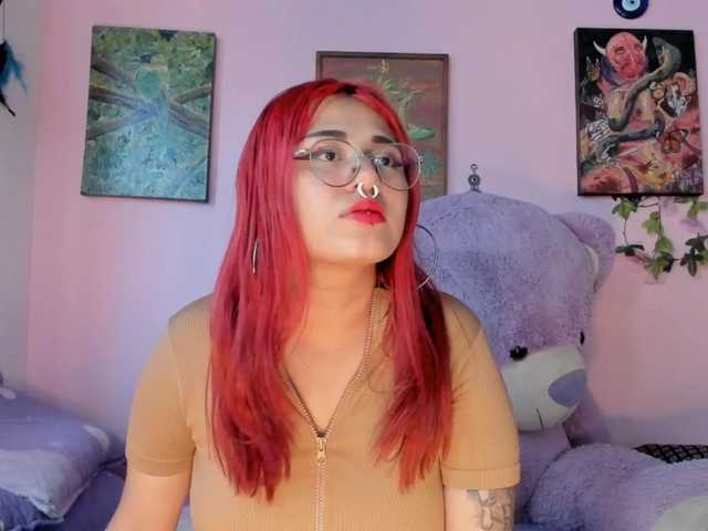 Maddyjhonsson live cam on BongaCams