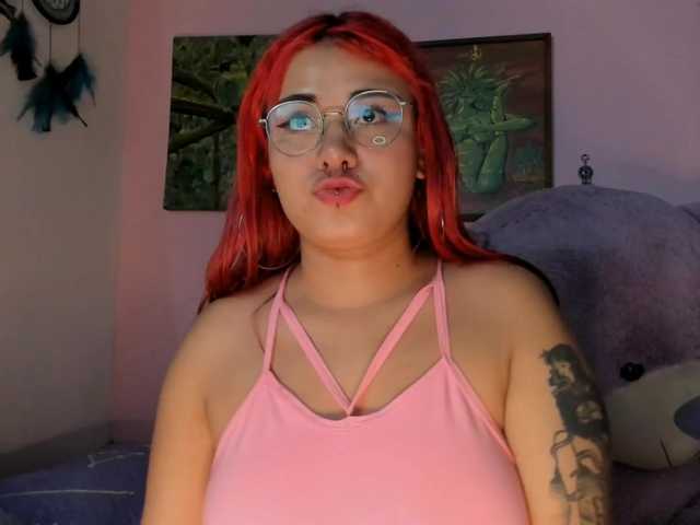 Maddyjhonsson live cam on BongaCams