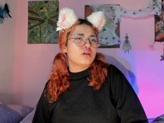 Maddyjhonsson live cam on BongaCams