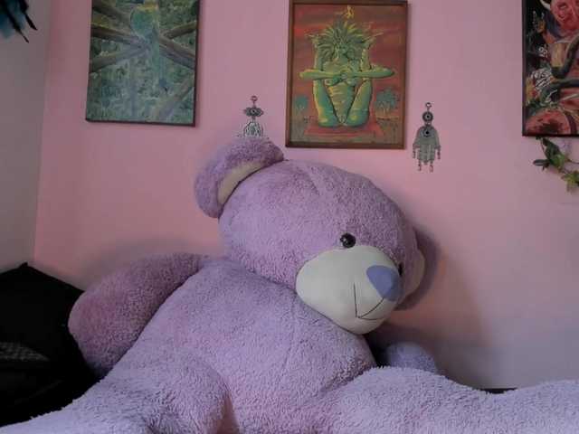 Maddyjhonsson live cam on BongaCams
