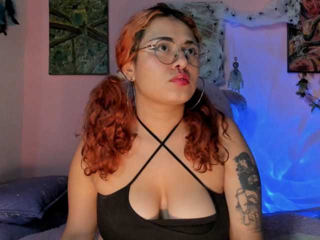 Maddyjhonsson live cam on BongaCams