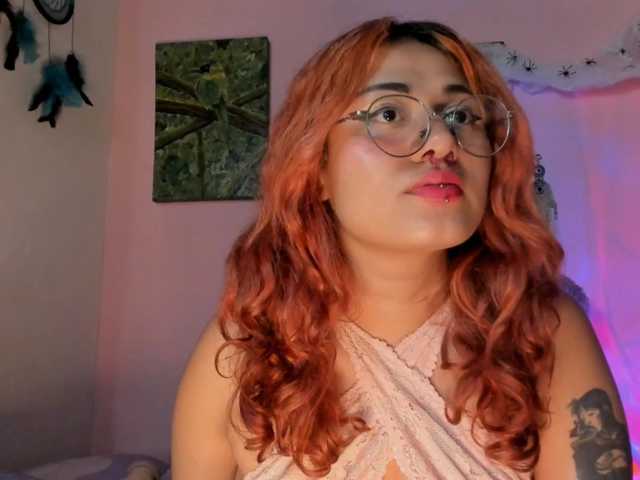 Maddyjhonsson live cam on BongaCams