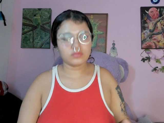 Maddyjhonsson live cam on BongaCams