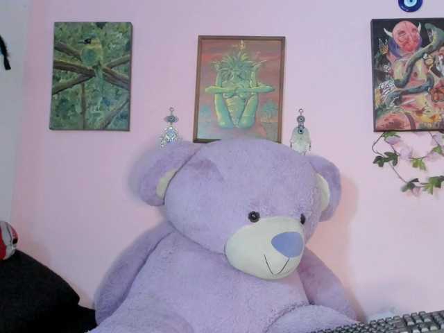 Maddyjhonsson live cam on BongaCams