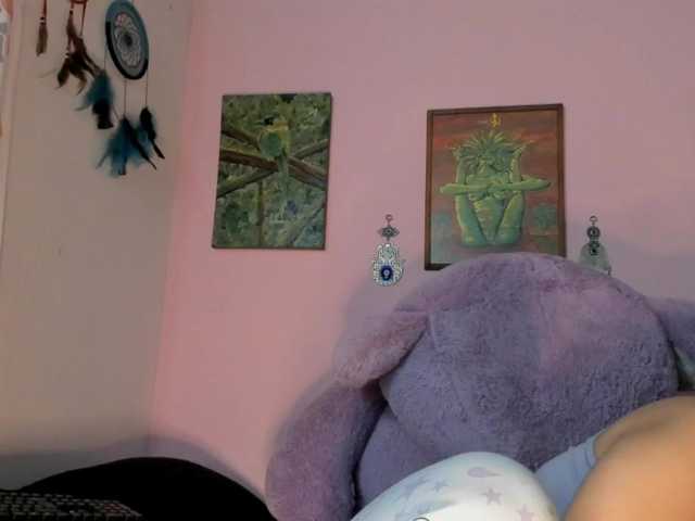 Maddyjhonsson live cam on BongaCams
