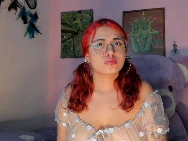 Maddyjhonsson live cam on BongaCams