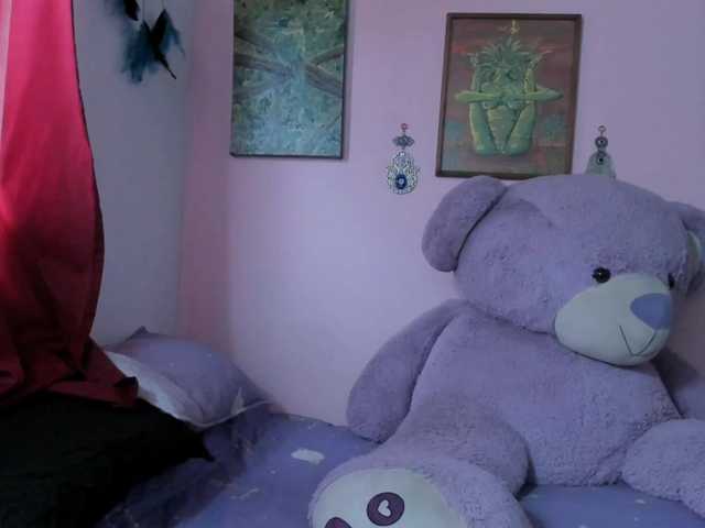 Maddyjhonsson live cam on BongaCams