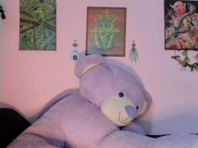 Maddyjhonsson live cam on BongaCams