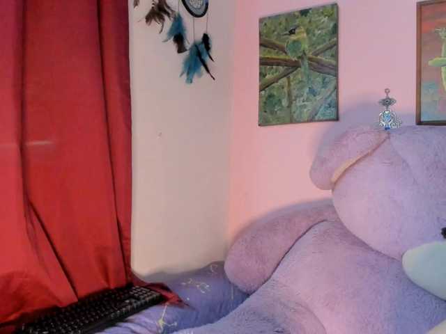 Maddyjhonsson live cam on BongaCams