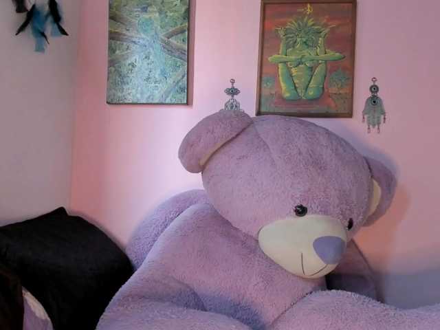 Maddyjhonsson live cam on BongaCams