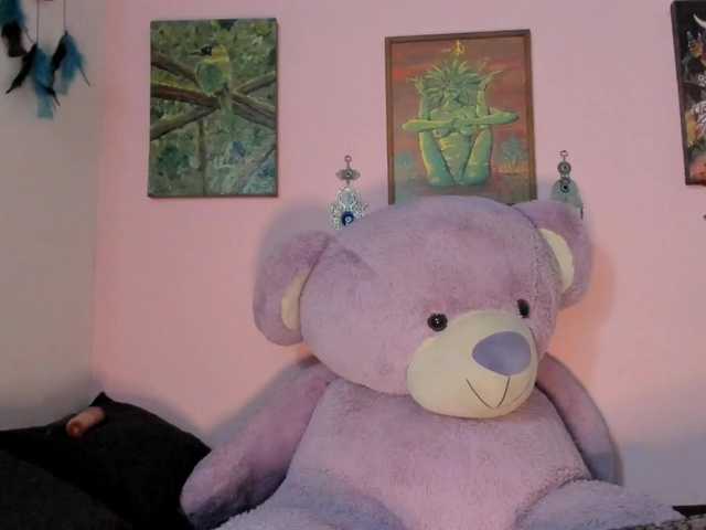 Maddyjhonsson live cam on BongaCams