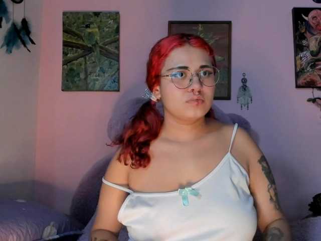 Maddyjhonsson live cam on BongaCams