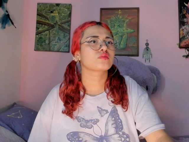 Maddyjhonsson live cam on BongaCams