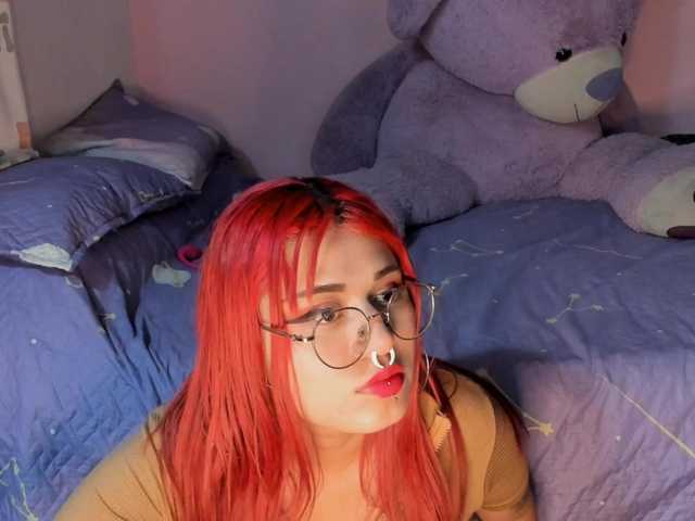 Maddyjhonsson live cam on BongaCams