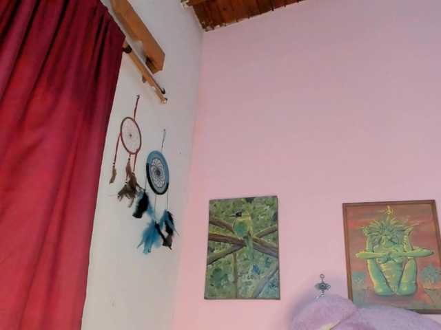 Maddyjhonsson live cam on BongaCams