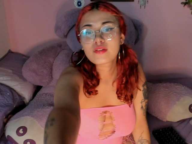 Maddyjhonsson live cam on BongaCams