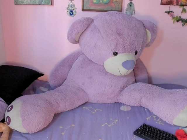 Maddyjhonsson live cam on BongaCams