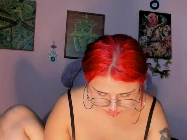 Maddyjhonsson live cam on BongaCams