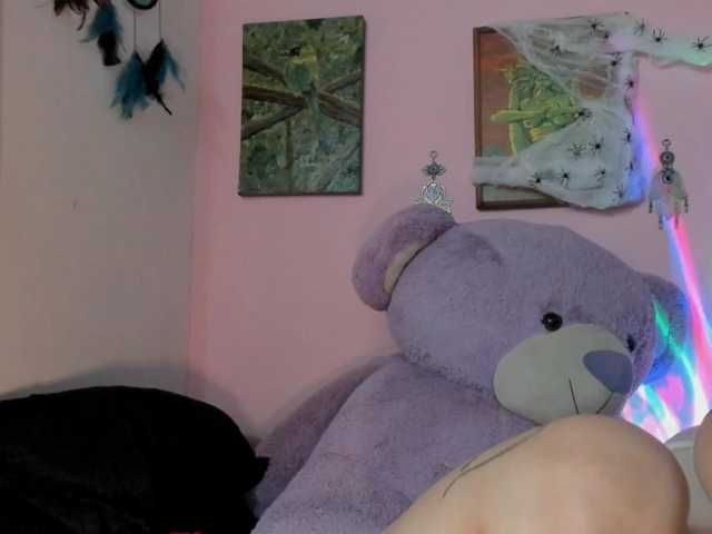 Maddyjhonsson live cam on BongaCams